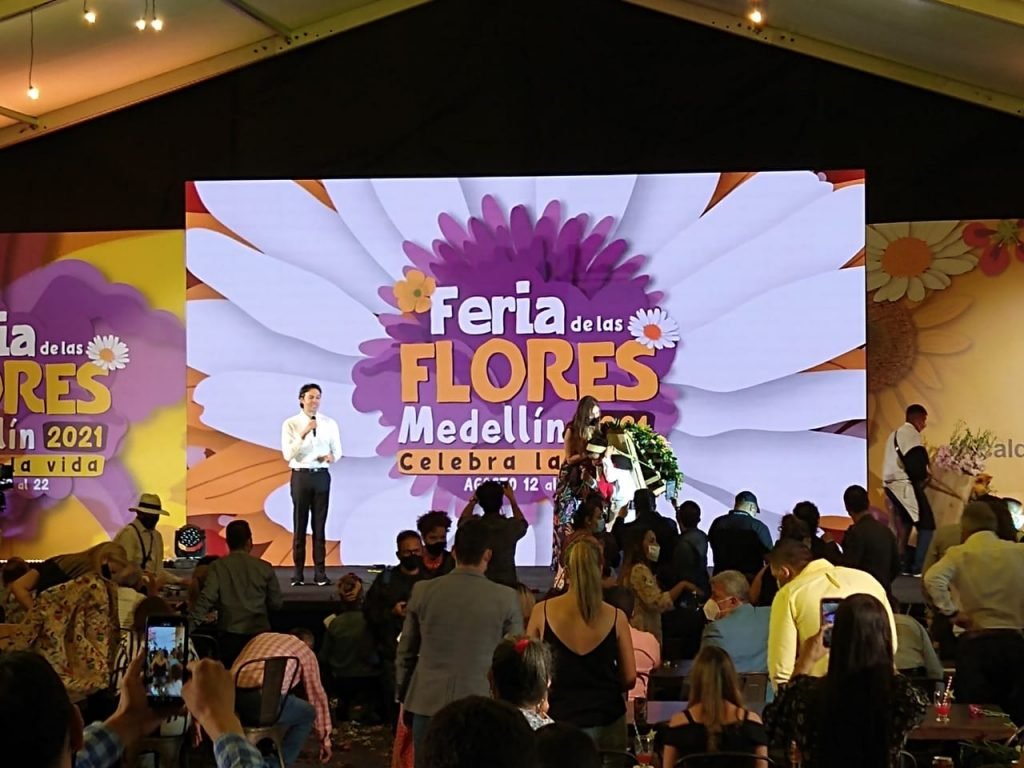 Durante el lanzamiento de la Feria de las Flores 2021, el alcalde de Medellín, Daniel Quintero Calle, mencionó algunas de las novedades para este año y enfatizó en el autocuidado. • Foto: Comunicando Belén.