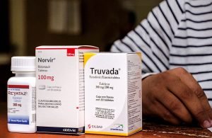 Hoy en día existen diferentes esquemas farmacológicos de terapias antirretrovirales, con los cuales se salvan millones de vidas en el mundo. • Imagen: Newsweek.