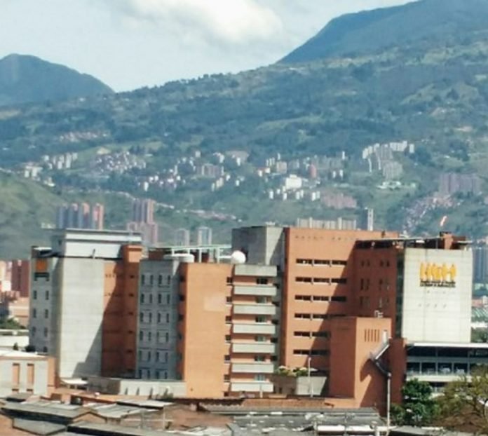 La Supersalud reportó 55 hallazgos administrativos, financieros y asistenciales en su visita al Hospital General de Medellín. • Imagen: HGM.