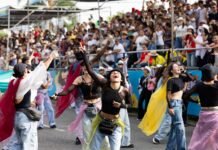 La Alcaldía de Medellín abre sorteo para acceso gratuito a graderías en los desfiles de la Feria de las Flores